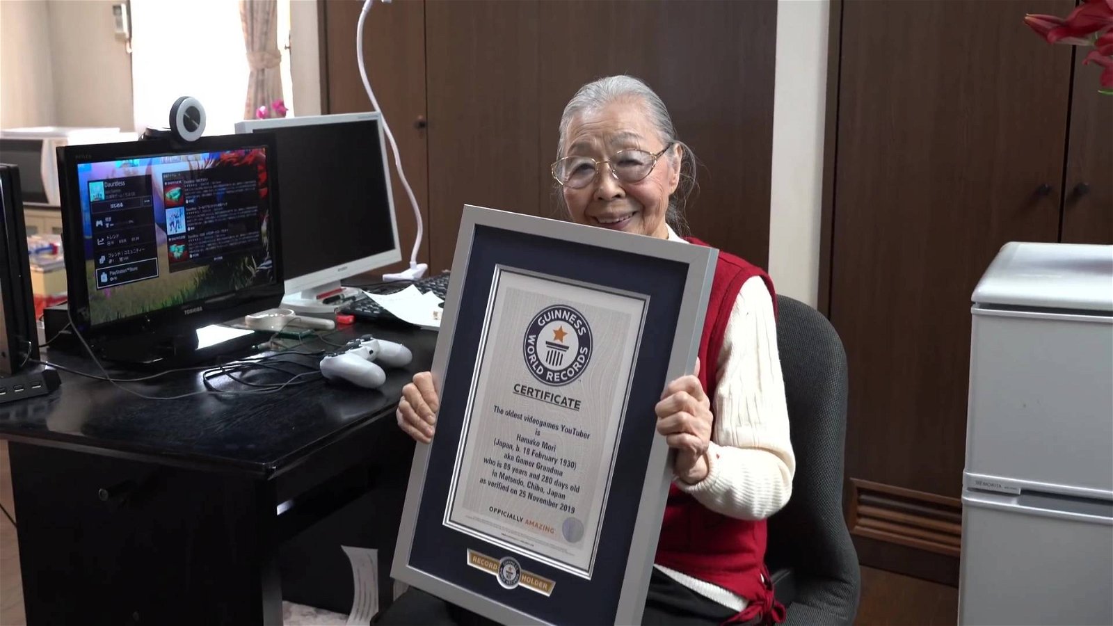 Immagine di Guinness World Record: premiata la più vecchia YouTuber al mondo