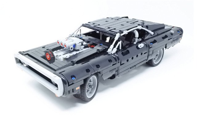 lego-technic-dom-s-dodge-charger-98808.jpg