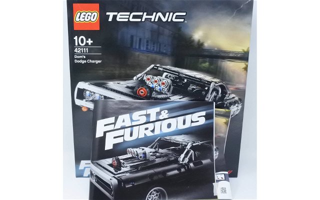 lego-technic-dom-s-dodge-charger-98814.jpg