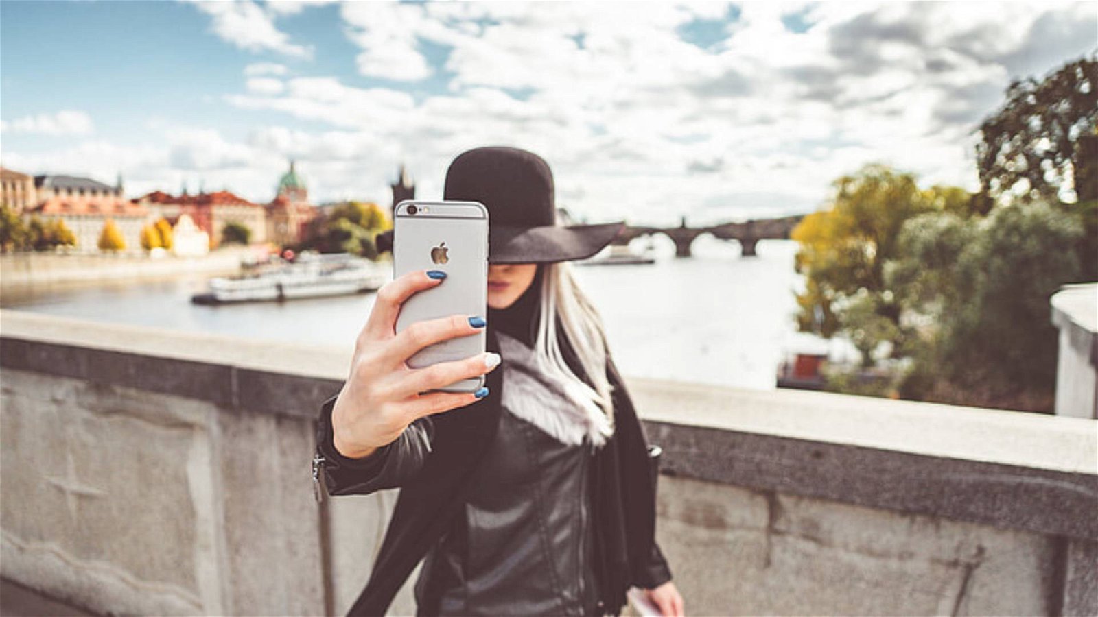 Immagine di Apple, selfie di gruppo perfetti anche a distanza