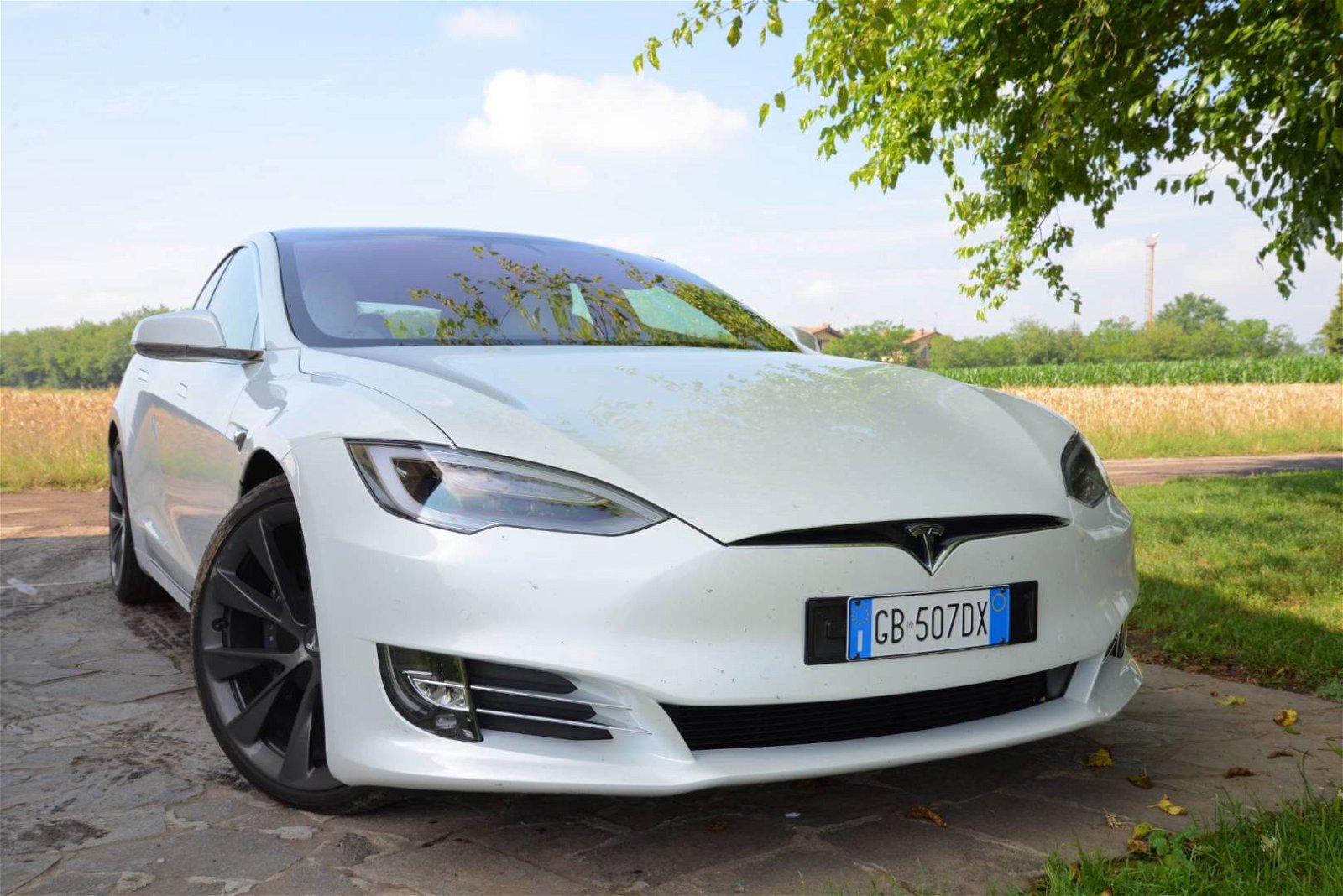 Immagine di Tesla: nuovo taglio al prezzo di Model S negli USA, si parte da 69.420 dollari