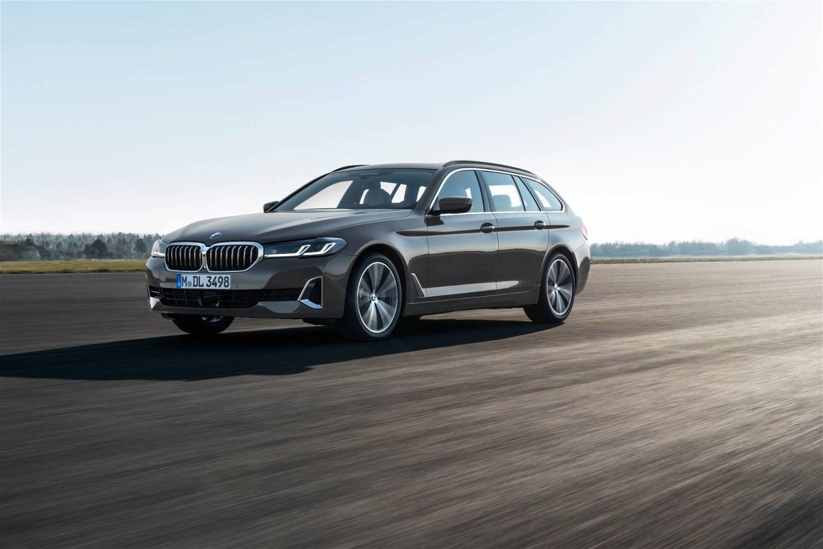Immagine di BMW: X1 e Serie 5 saranno completamente elettriche