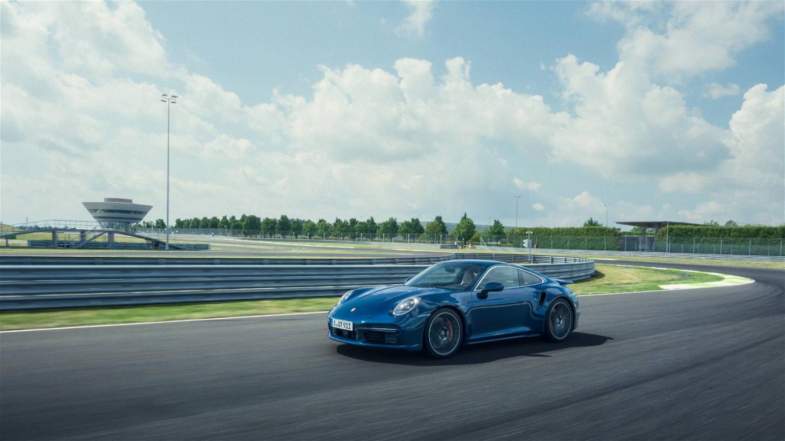 Immagine di Porsche: la 911 non sarà completamente elettrica, probabile una versione ibrida plug-in