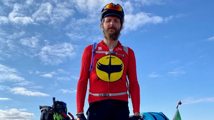 Immagine di Jovanotti e Zagor: arriva la maglia da ciclismo