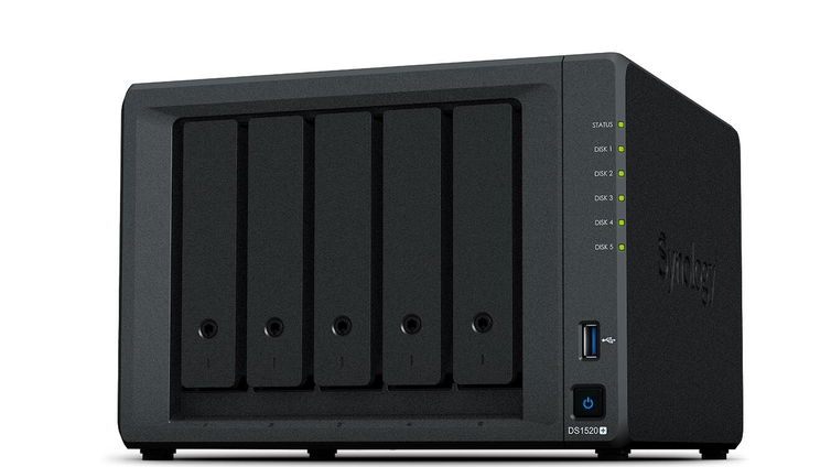 Immagine di Synology annuncia il nuovo NAS DiskStation DS1520+ con cinque slot da 3,5" e due M.2