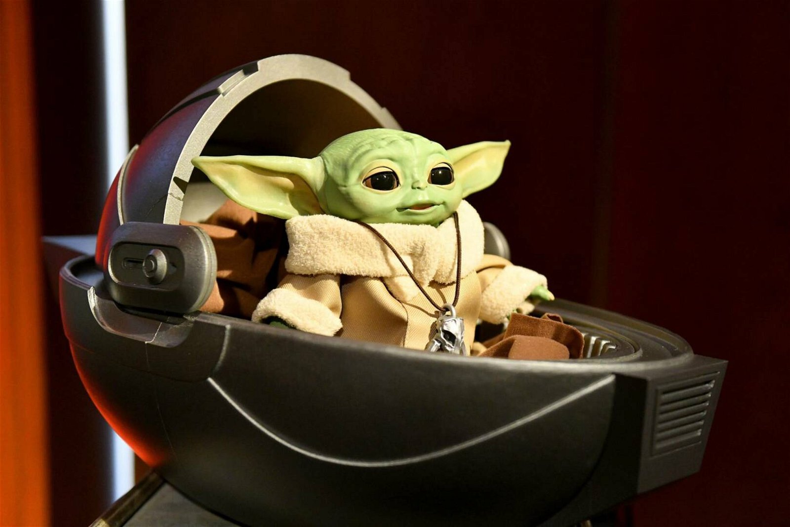 Immagine di The Mandalorian: ingegnere aerospaziale progetta un giocattolo volante di Baby Yoda