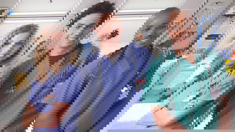 Immagine di Scrubs, 20 anni dal pilot dei "medici ai primi ferri"