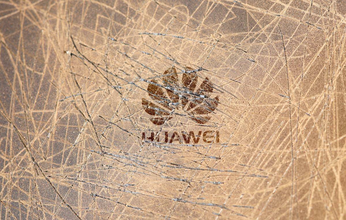 Immagine di Huawei potrebbe dire addio agli smartphone, parola dell'analista infallibile Kuo