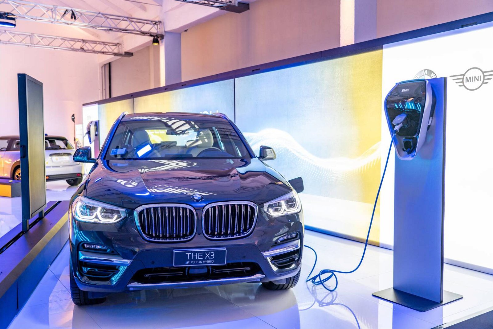 Immagine di BMW: richiamo per 26.700 modelli plug-in che potrebbero causare incendi