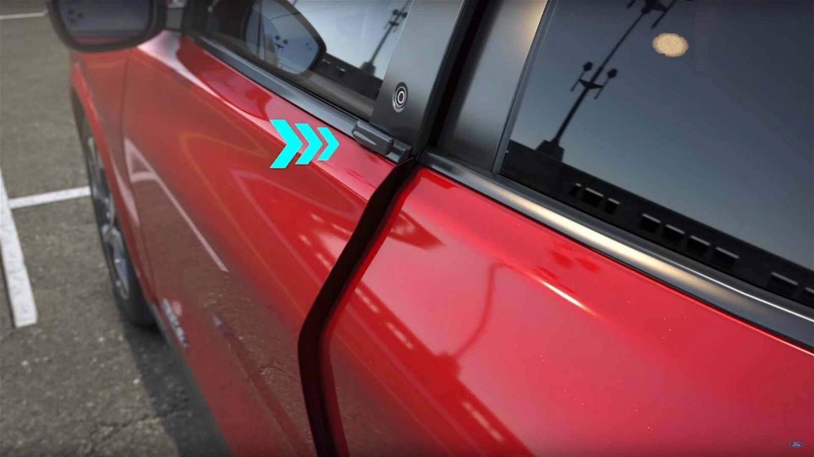 Immagine di Ford Mustang Mach-E: mostrato il sistema E-Latch Door System