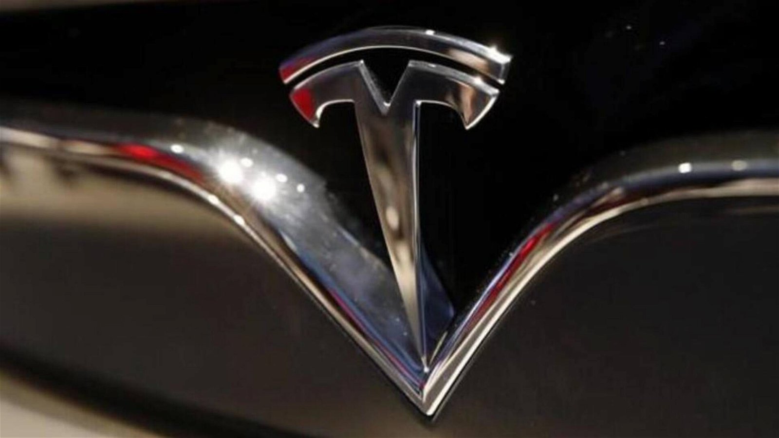 Immagine di Tesla licenzia un altro manager: Evan Horetsky lascia l'azienda