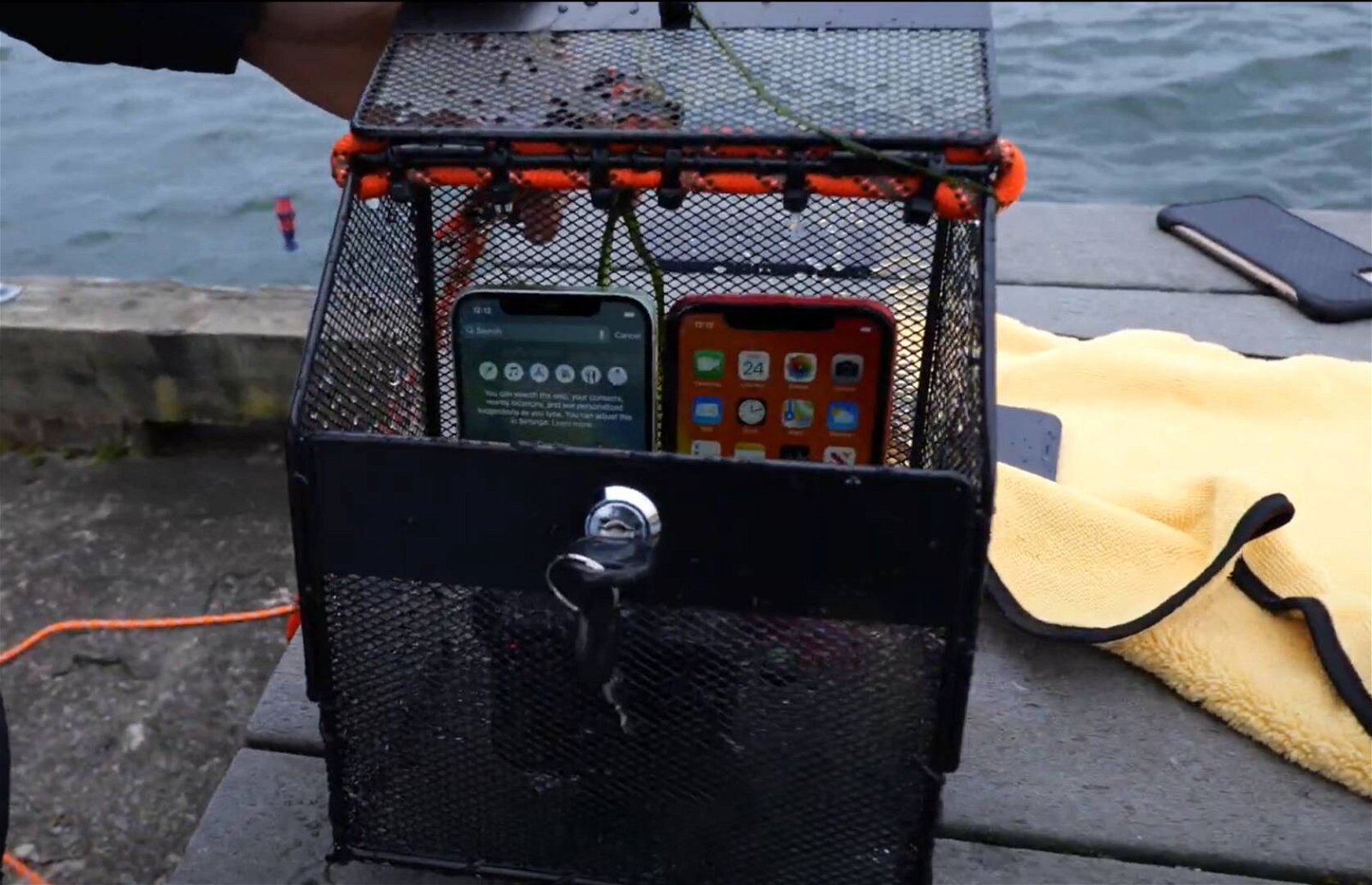 Immagine di iPhone 12: in mare 21 minuti ad oltre 9 metri di profondità, avrà resistito?