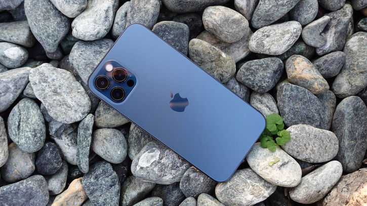 Immagine di iPhone: iOS 14.4 avviserà l'utente se la fotocamera non è originale