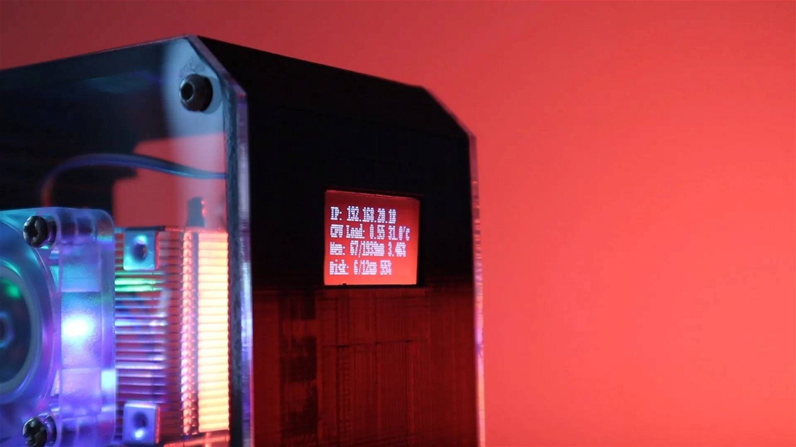 Immagine di Al vostro Raspberry Pi serve questo case con RGB e display OLED