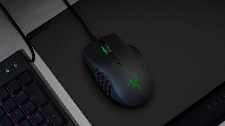 Immagine di Razer Naga Trinity: sconto del 56% sul mouse perfetto per MMO e giochi strategici!