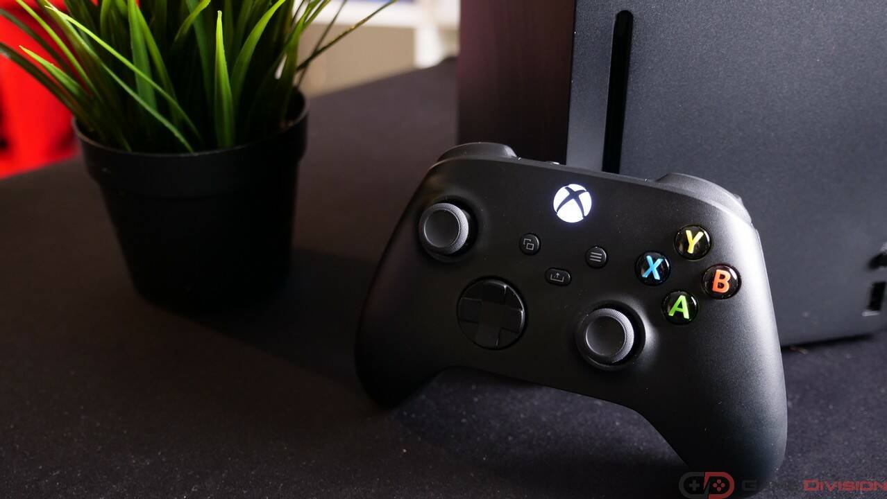 Immagine di Xbox: i controller vanno ancora a pile? Tutto marketing