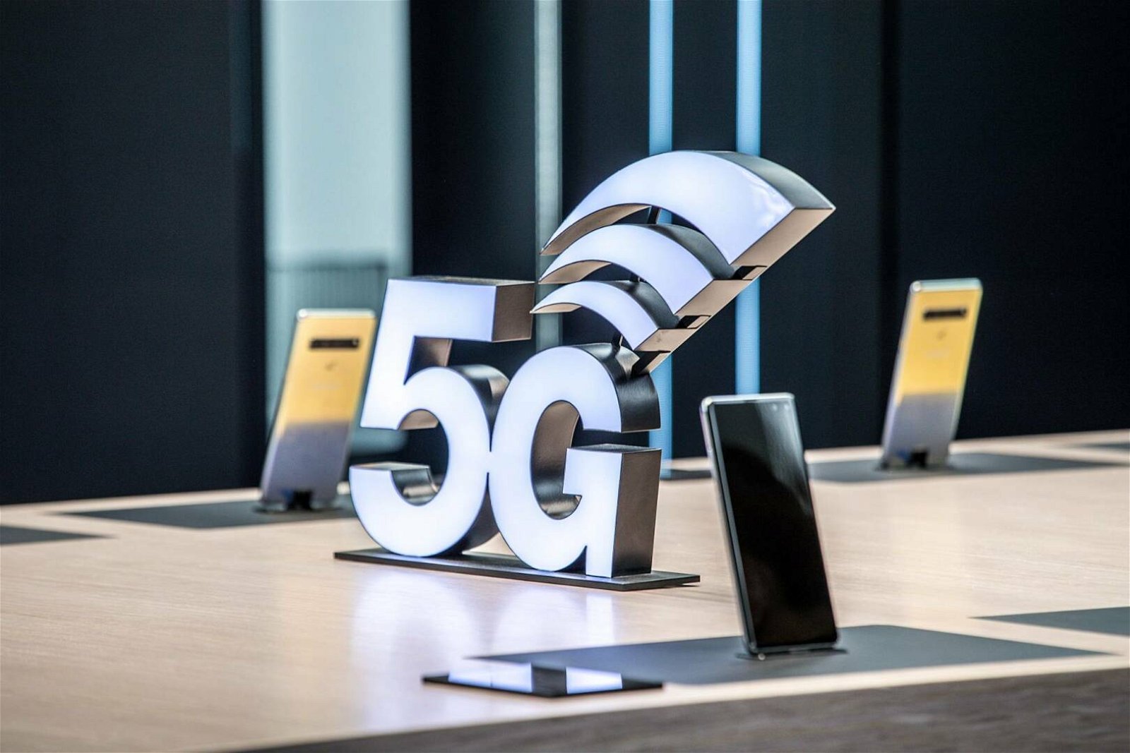 Immagine di 5G: con Huawei assente, Samsung e Verizon chiudono un contratto da 6,6 miliardi