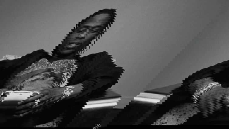 Immagine di PS5: Sony avvia una partnership con Travis Scott