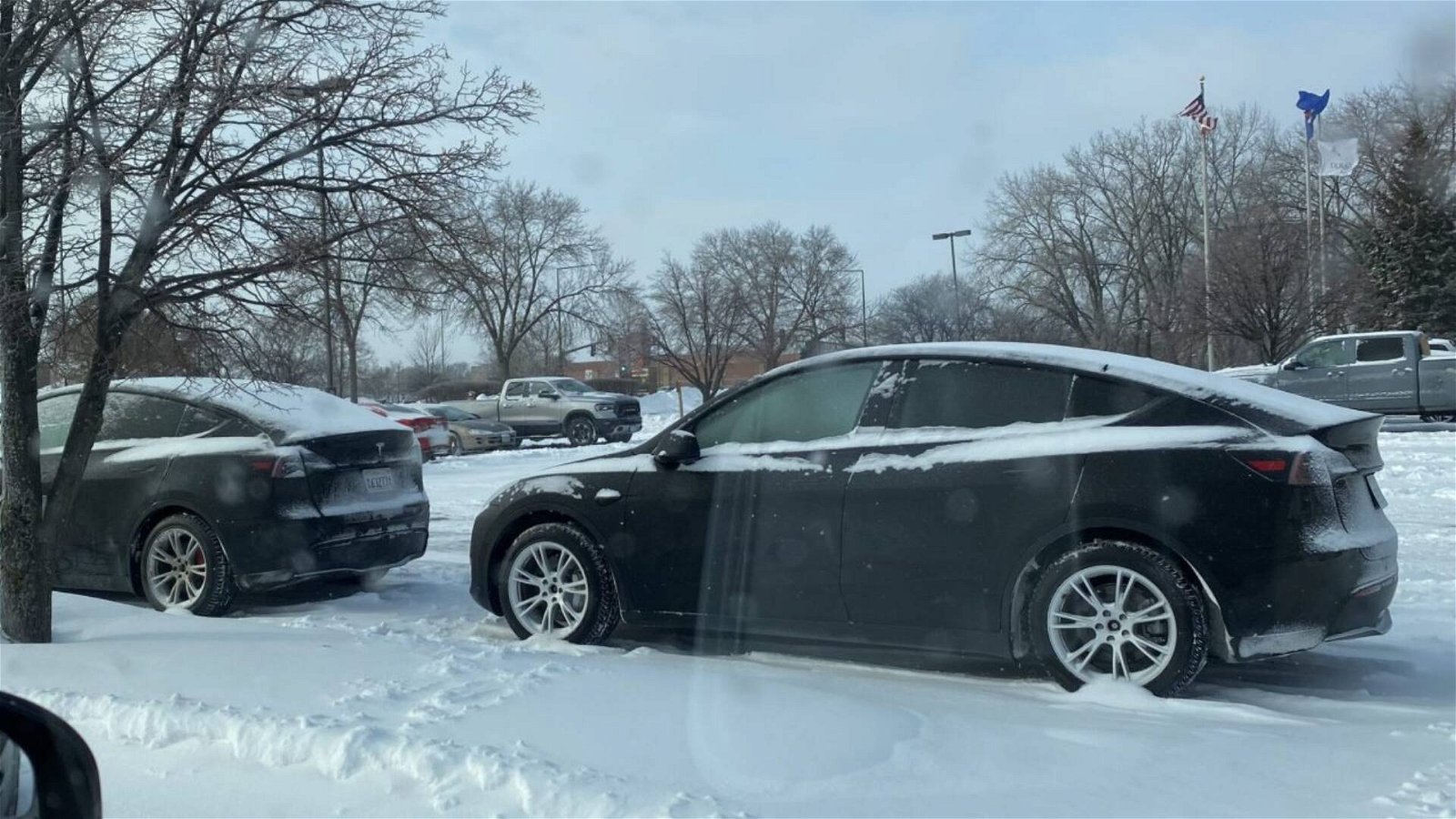 Immagine di Model Y: Tesla annuncia un pacchetto di pneumatici invernali