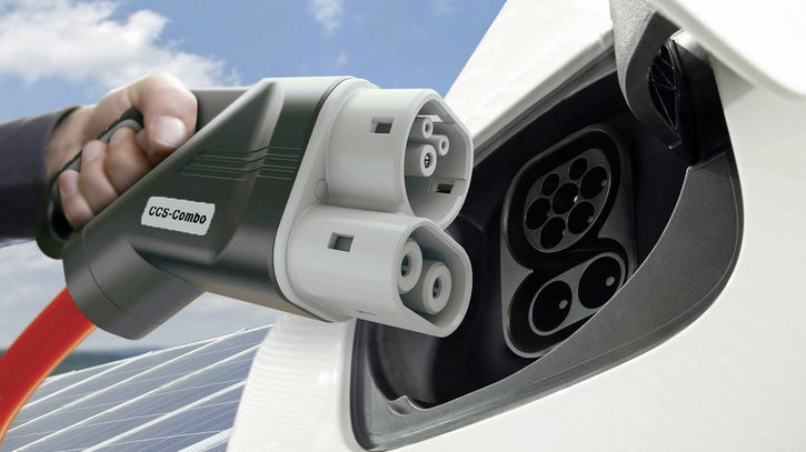 Immagine di Ricarica auto elettriche: differenza tra corrente continua (DC) e alternata (AC)