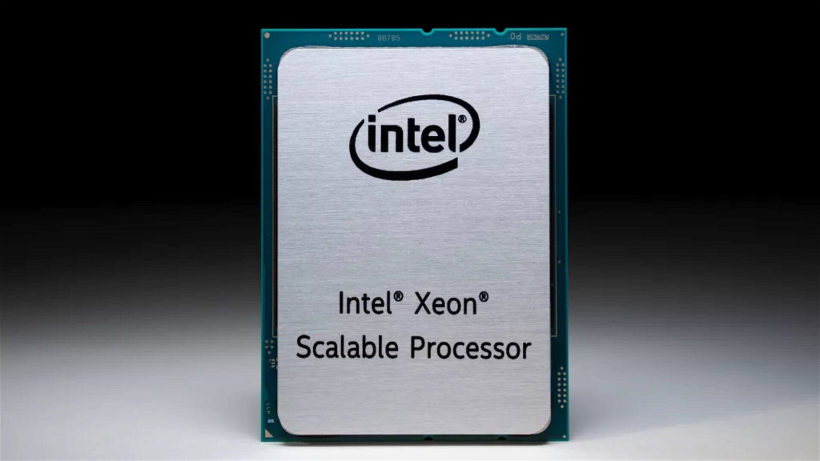Immagine di Intel Ice Lake-SP più veloce di AMD EPYC con la metà dei core?