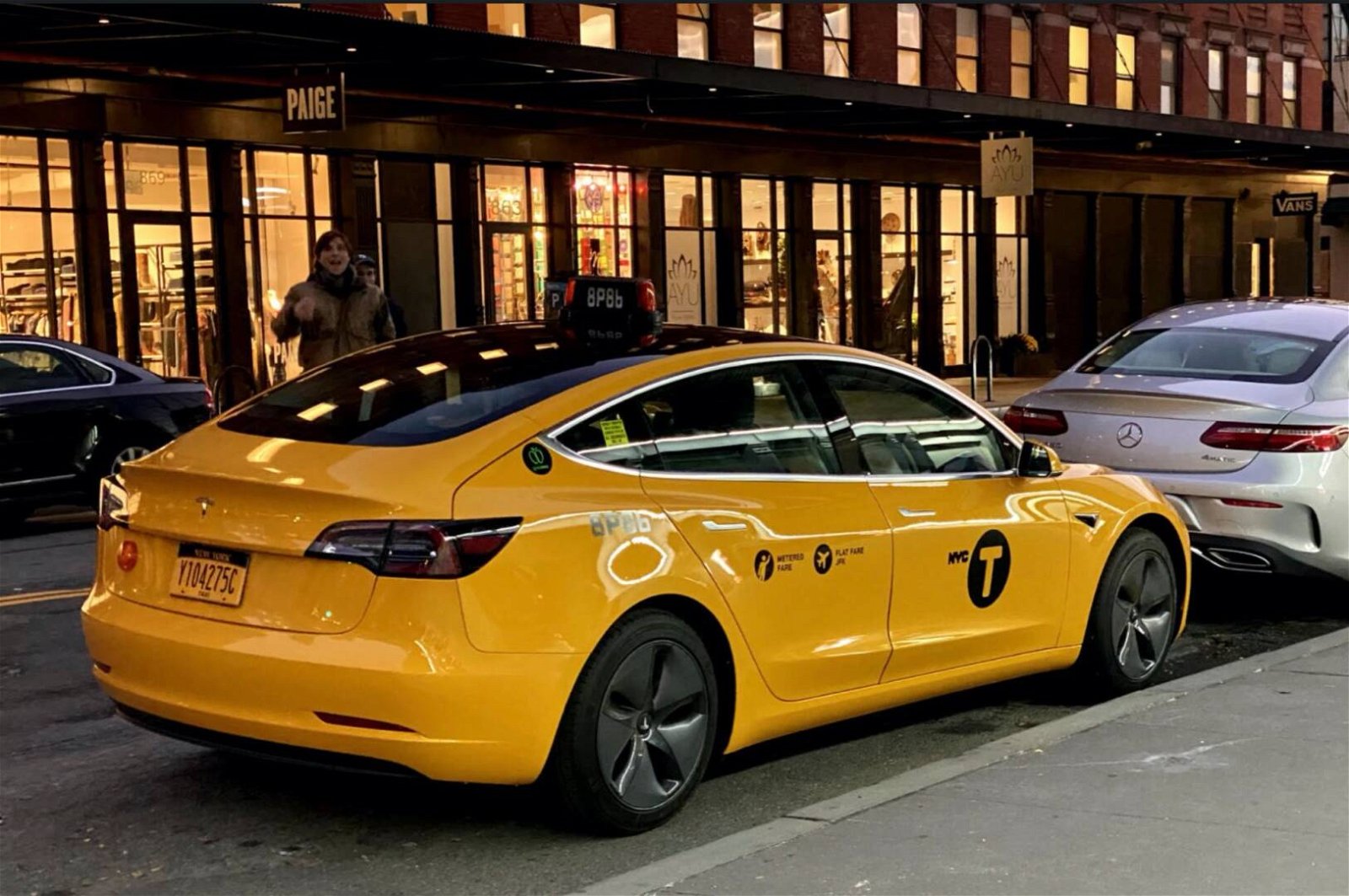 Immagine di La prima Tesla Model 3 taxi è ufficialmente per le strade di New York