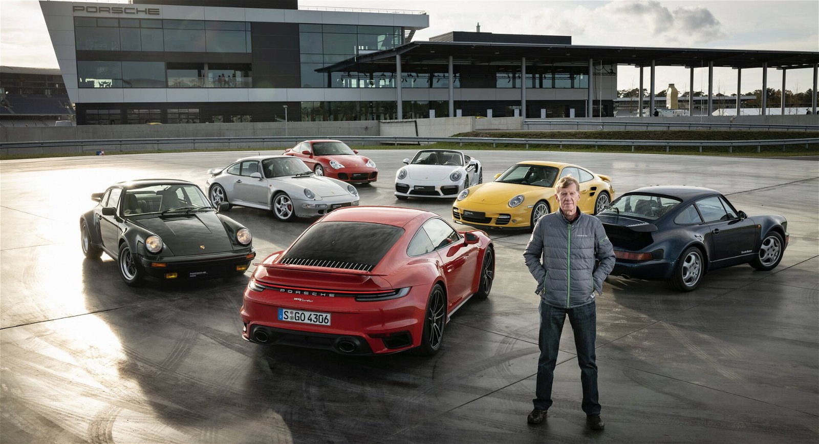Immagine di Porsche 911 Turbo, 7 generazioni spiegate da Walter Rohrl