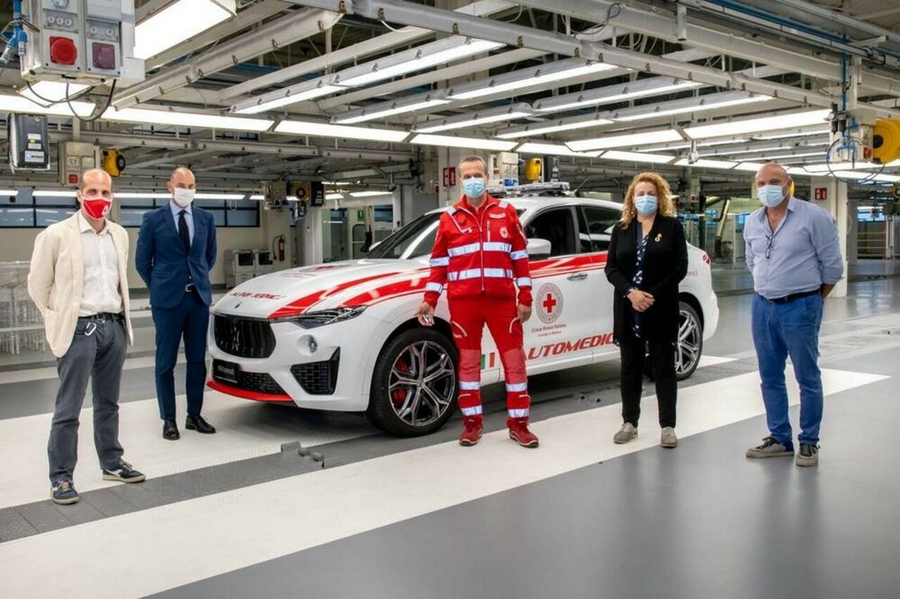 Immagine di Maserati, donata alla Croce Rossa una Levante con uno speciale allestimento