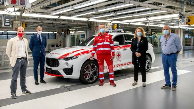 Immagine di Maserati, donata alla Croce Rossa una Levante con uno speciale allestimento