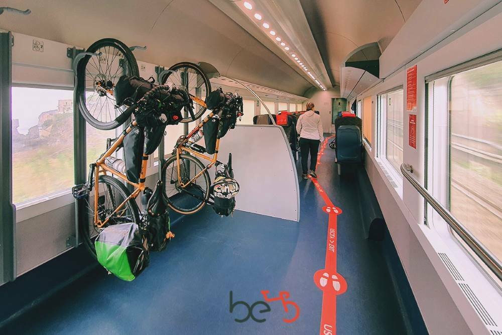 Immagine di Trenitalia, al via il trasporto delle bici su tutti gli Intercity entro il 2021
