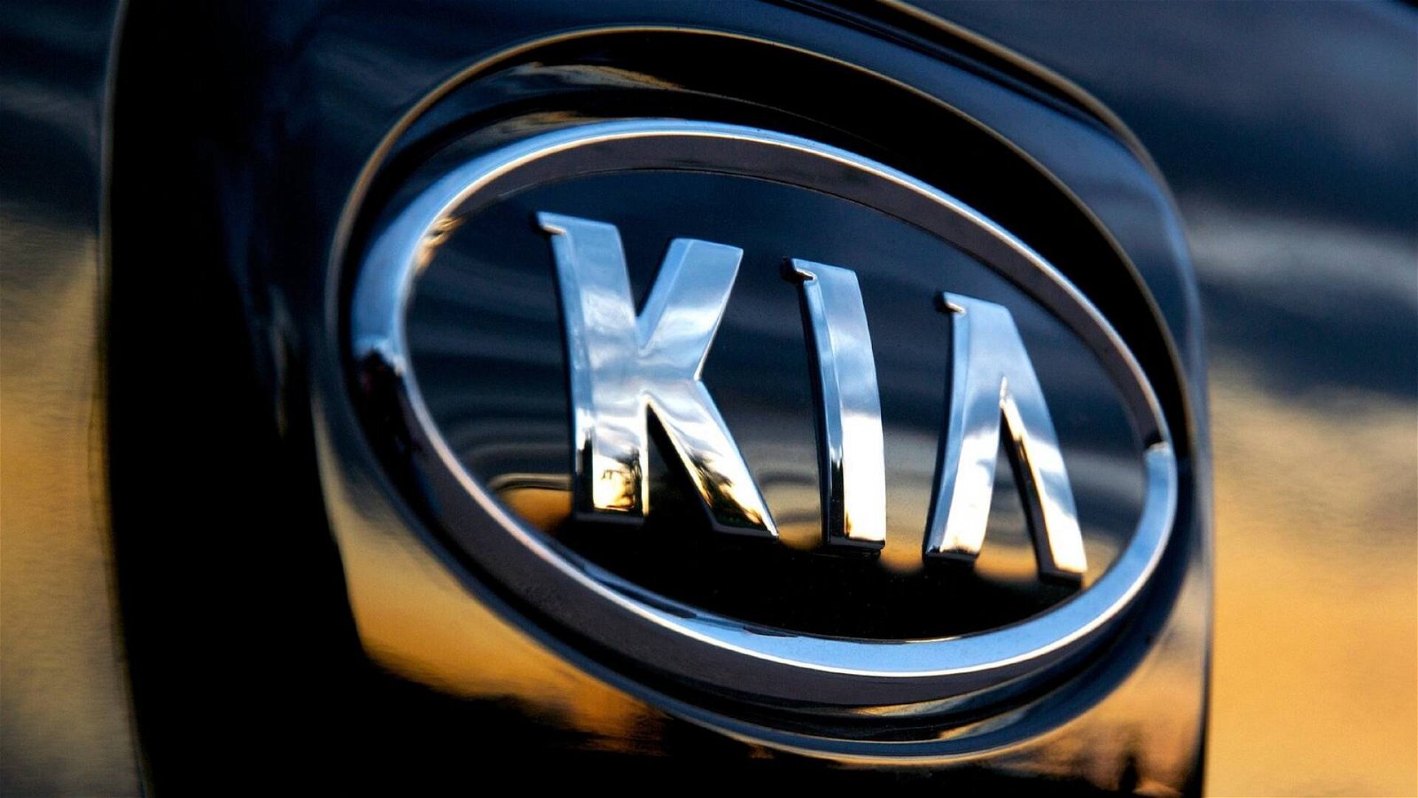 Immagine di KIA richiama 295.000 veicoli negli USA: rischio incendio vano motore