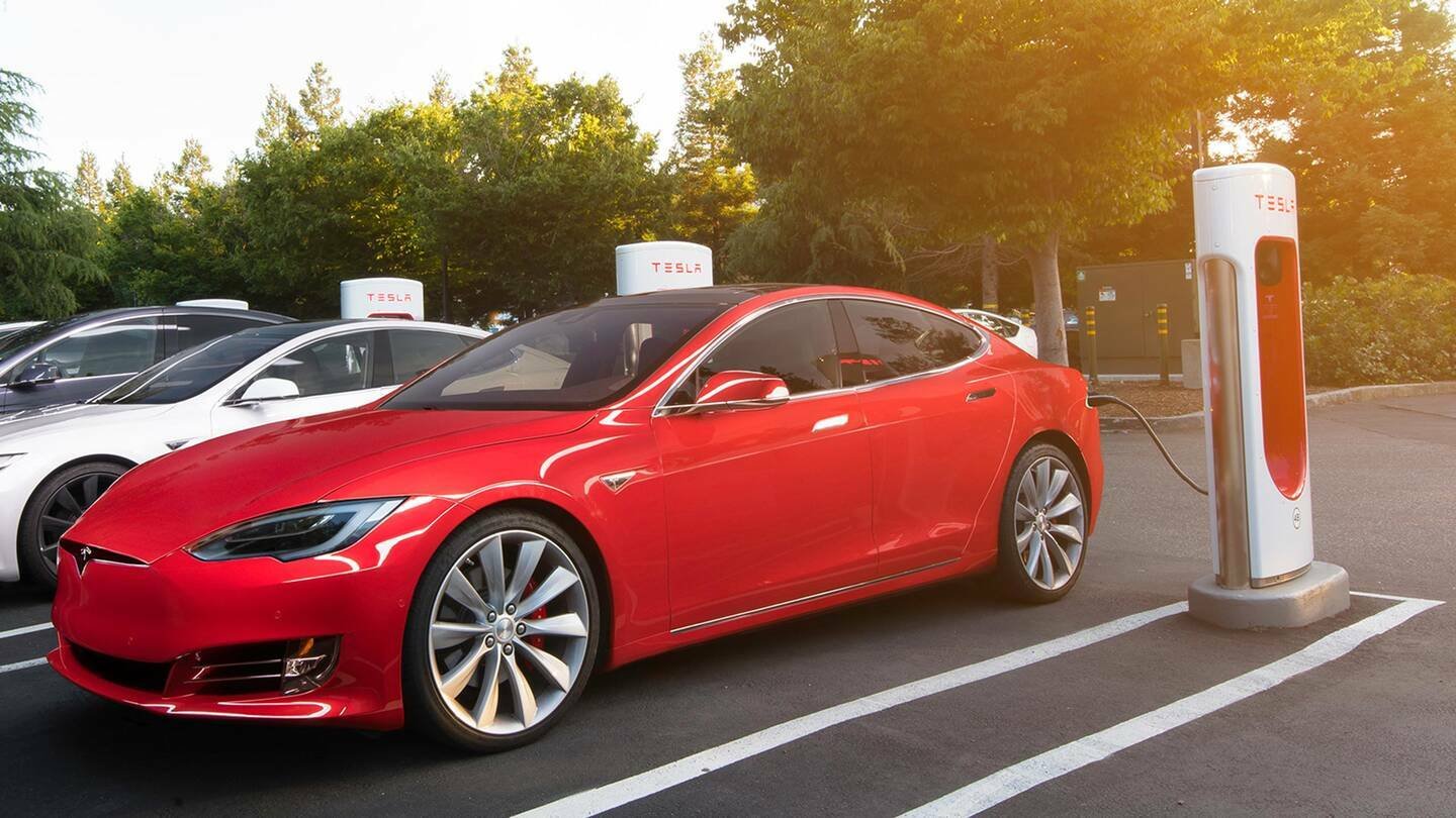 Immagine di Tesla, entra in funzione il Supercharger V3 di Milano