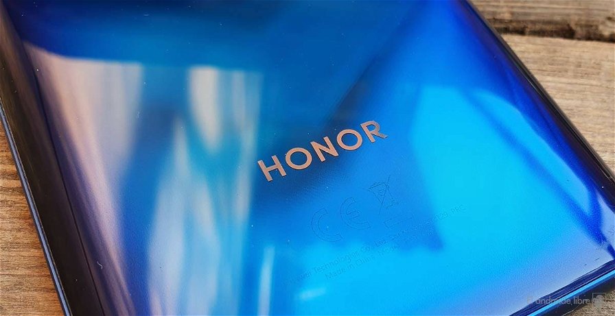 honor-v40-130654.jpg