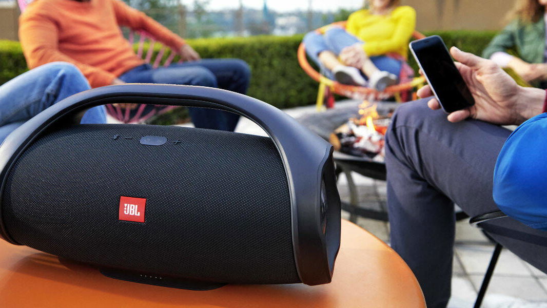 Immagine di Offerte di settembre Amazon: oltre il 50% di sconto su auricolari, cuffie, speaker e non solo!