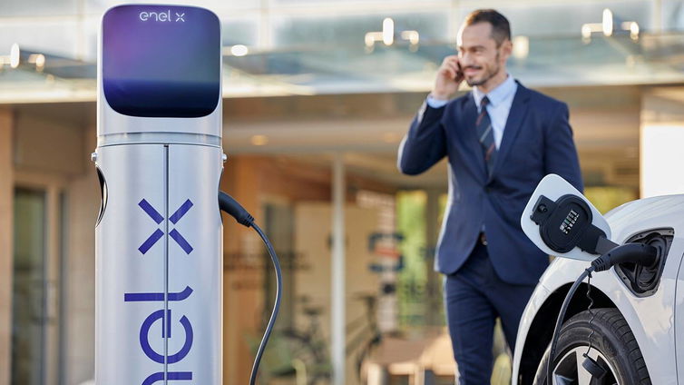 Immagine di Enel X, nuove colonnine presso i punti vendita Leroy Merlin