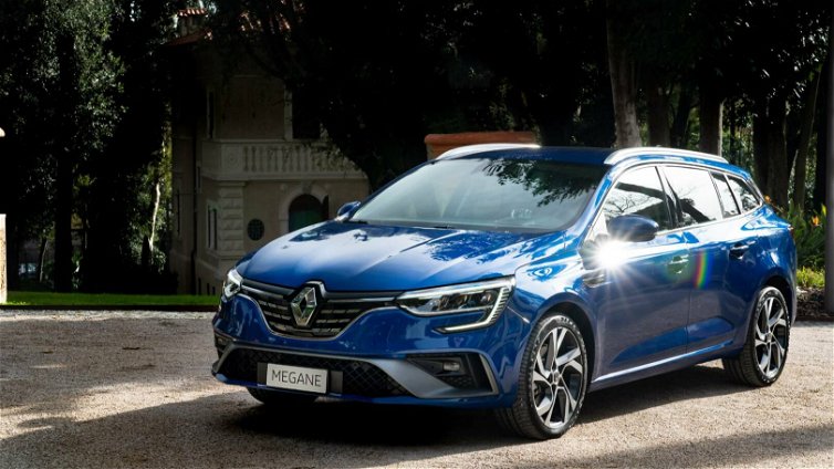 Immagine di Prova, Renault Megane Sporter plug-in: consuma poco, si guida bene