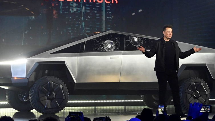 Immagine di Tesla Cybertruck, aggiornamenti: produzione a metà del 2023