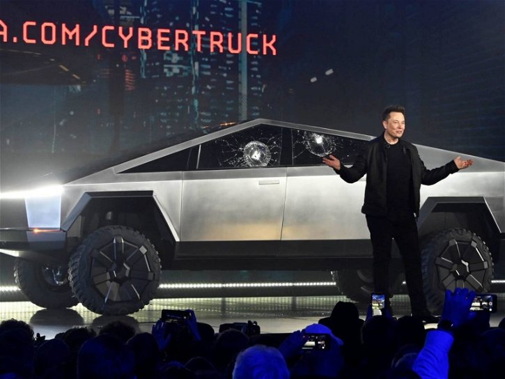 Immagine di Tesla Cybertruck, aggiornamenti: produzione a metà del 2023