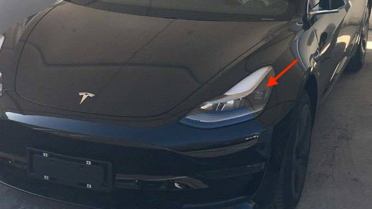 Immagine di Tesla aggiorna Model 3 e Model Y, in arrivo nuovi fari a LED