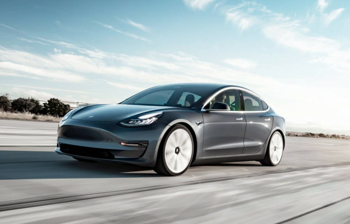 Immagine di Tesla al primo posto tra i marchi di auto più ricercati in Europa