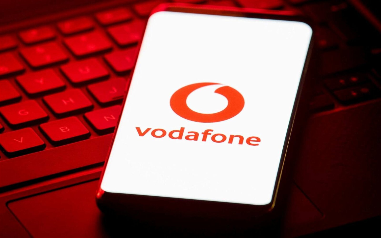 Immagine di Vodafone rimodula le offerte: 1,99 euro al mese in più per alcuni utenti