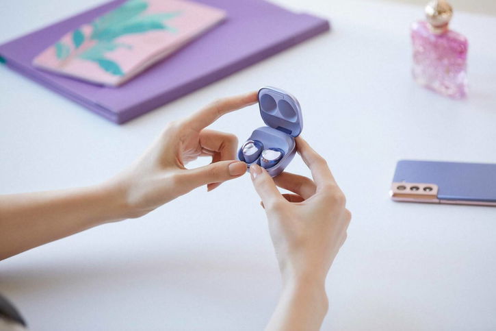 Immagine di Perché aspettare l'Unpacked? Già pubblicato un video delle Samsung Galaxy Buds 2