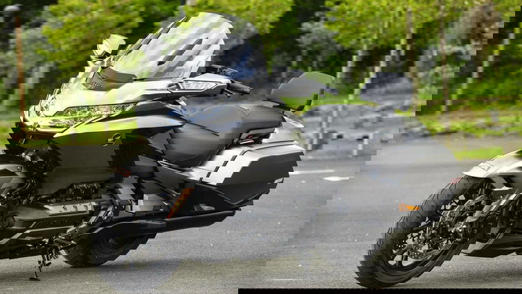 Immagine di Michelin, nuovo brevetto per la retromarcia su tutte le moto
