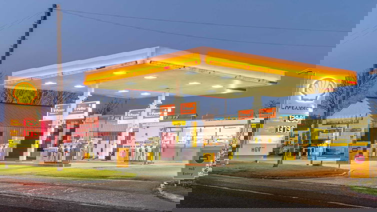 Immagine di Shell, 500.000 colonnine di ricarica entro il 2025