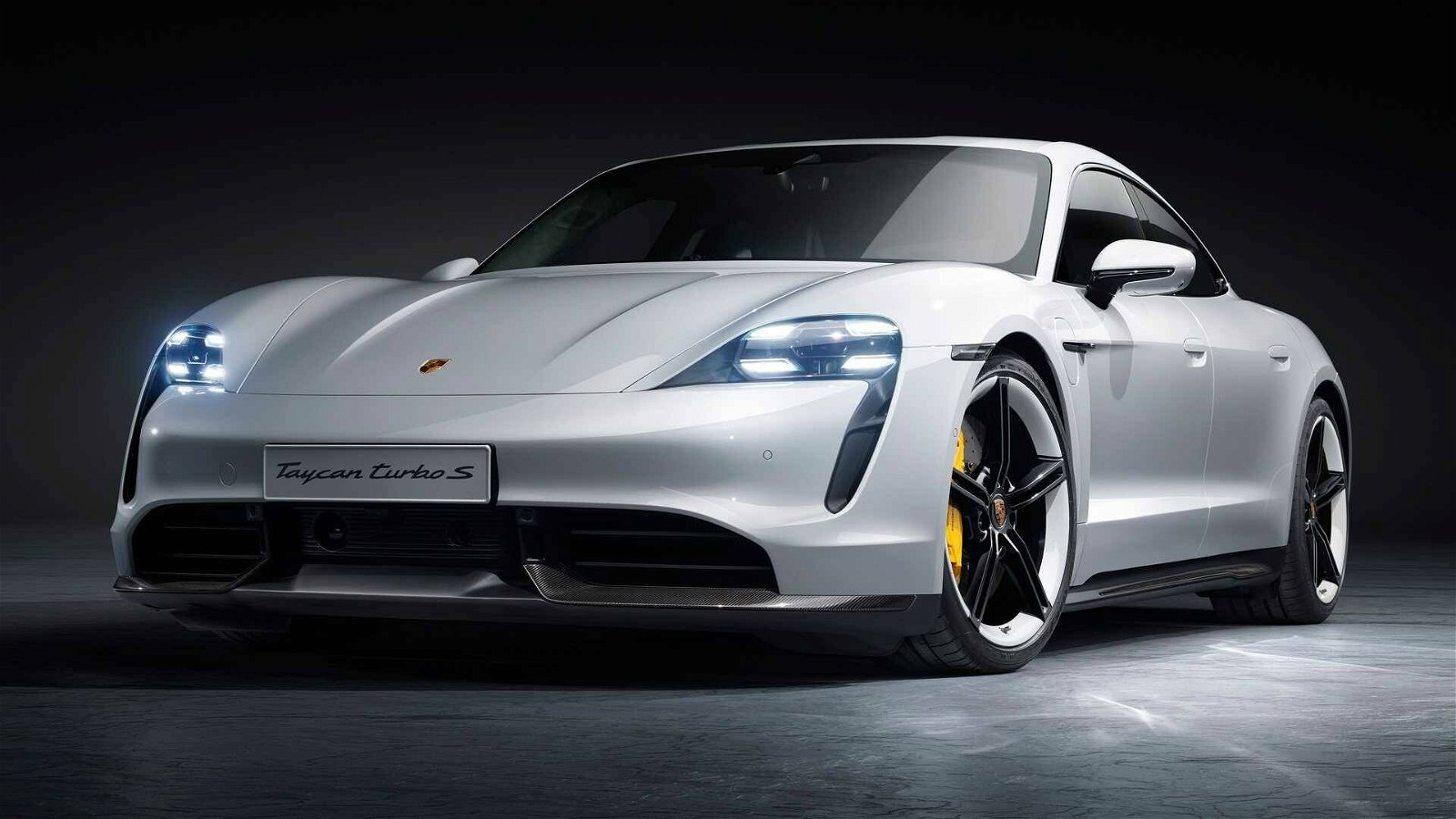 Immagine di Porsche Taycan, in arrivo una nuova variante della super berlina elettrica?