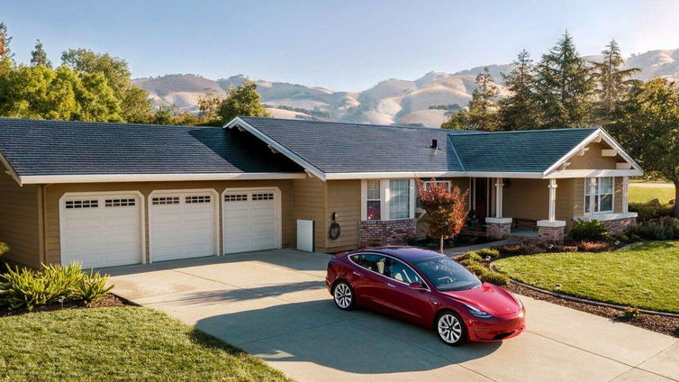 Immagine di Tesla lancia l'inverter per gli impianti fotovoltaici