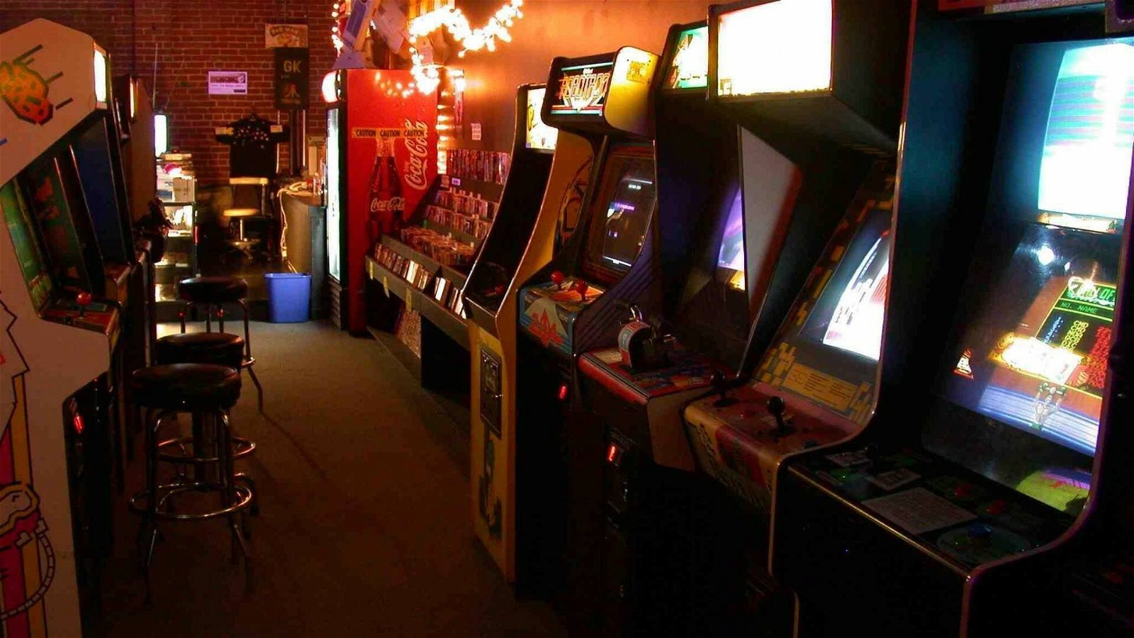 Immagine di Videogiochi: distrugge un cabinato arcade, arrestato un ragazzino