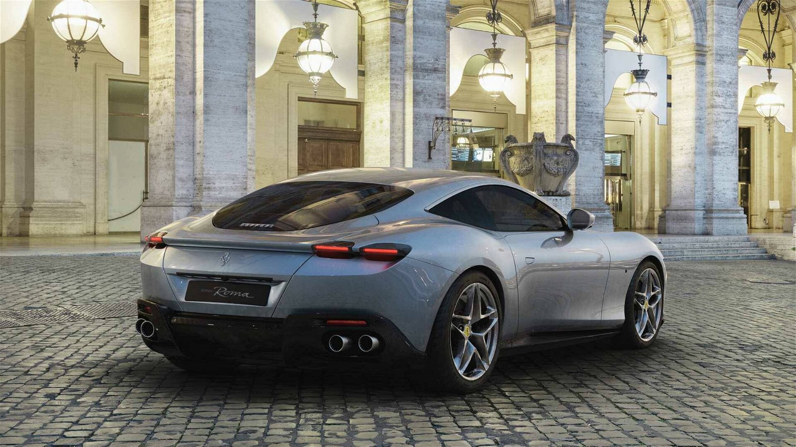 Immagine di Ferrari passa all’elettrico: il primo modello entro il 2030