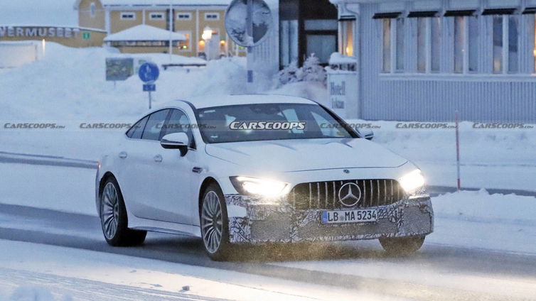 Immagine di Mercedes-AMG GT 73e, nuove foto spia per super sportiva tedesca