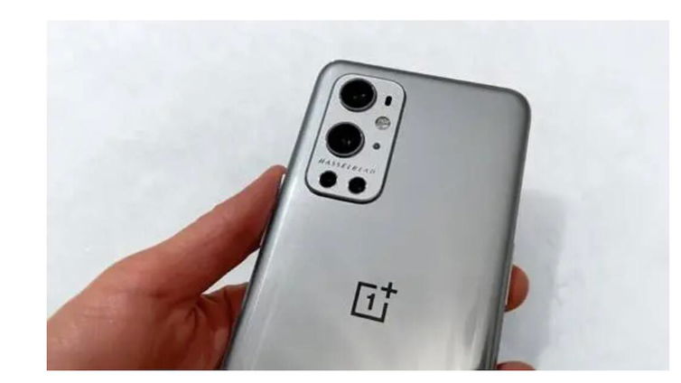 Immagine di OnePlus 9 Pro e 9E, le specifiche complete rivelano un dettaglio deludente